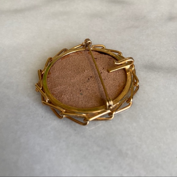 VINTAGE • Leather Peacock Brooch Hand Painted Gold Tone Bohemian Hippie Pin Cute - Picture 5 of 7